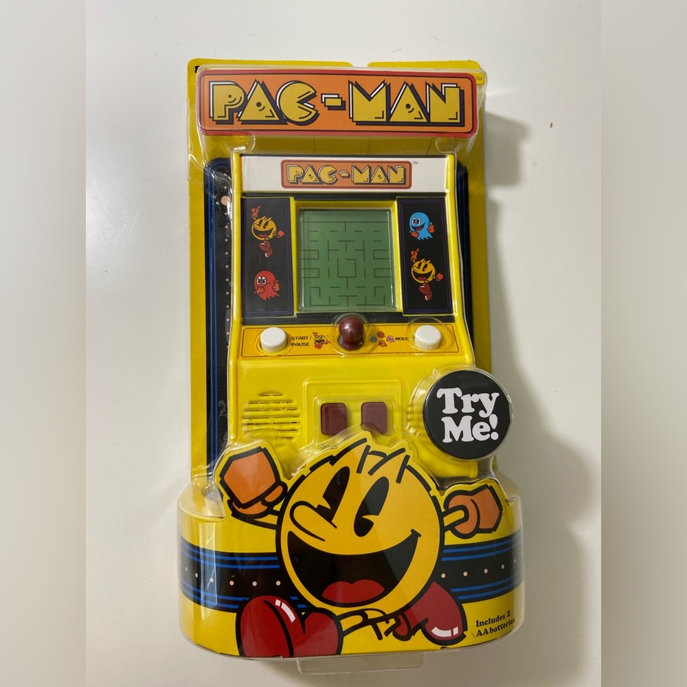 PAC-MAN 6” Video Game - Old School Vintage Arcade Style - Mini Micro Desk Top
